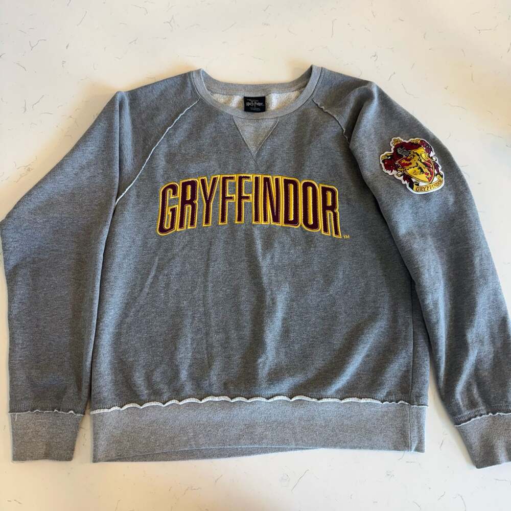 Universal Studios Harry Potter Gryffindor Raw Hem Raglan Sweatshirt